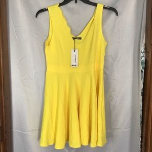 Boohoo dress NWT